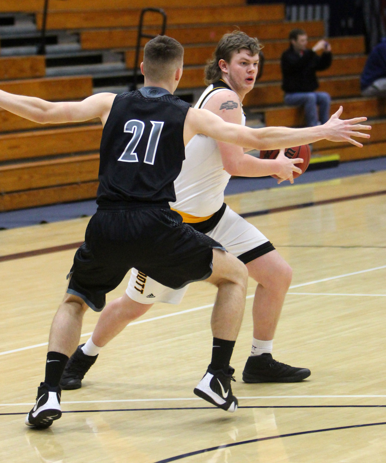 Cadott vs Elmwood/Plum City at UW-Stout 12-1-18